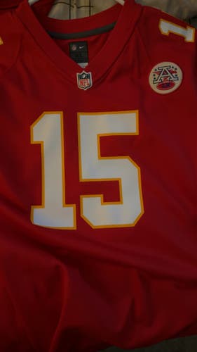 Youth XL Nike Kansas City Chiefs Patrick Mahomes #15 Red Game Jersey