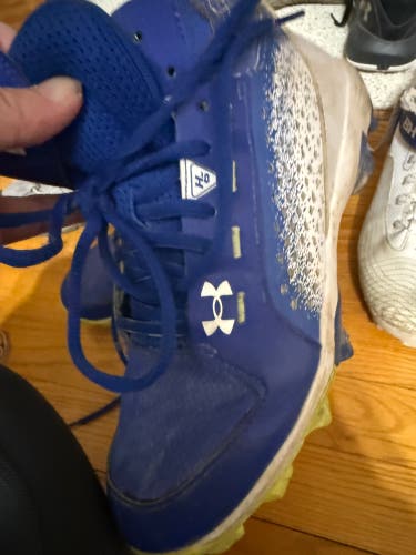 Blue Kids 4Y (Big Kids / Youth) Youth Under Armour Cleats (Used)