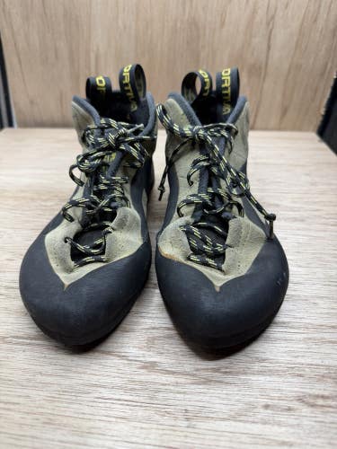 La Sportiva TC Pro Olive Climbing Shoes Unisex, Size 39.5 UK 6 USM 7