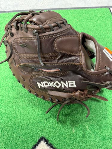 Nokona X2 Elite RH Catcher's Glove 33.5" (Used)