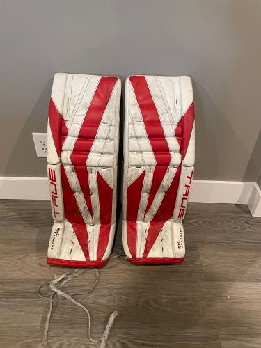 31" True Catalyst 7X3 Goalie Leg Pads (Used)