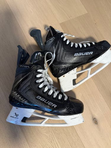 Pro Stock Bauer Vapor Flylite Hockey Skates - Made in Canada - Size 7 and 7 1/4