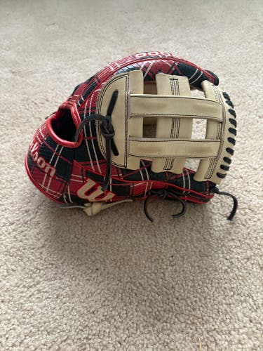 Wilson A2000 RH Baseball Glove 11.5" (Used)