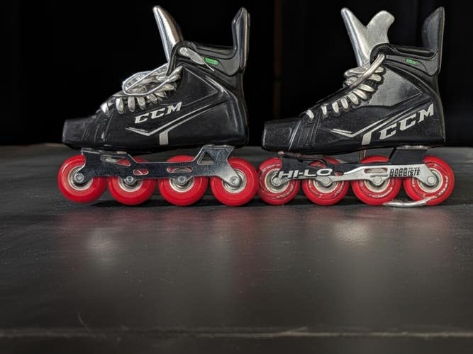 Black/White CCM Ribcor 88K Hockey Skates Regular Width 8 (Used)