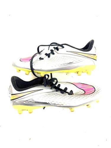 Used Nike Soccer Cleats Grey Junior 04 11860-C000305654