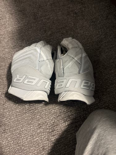 Bauer Vapor Flylite Gloves 12" (Used)