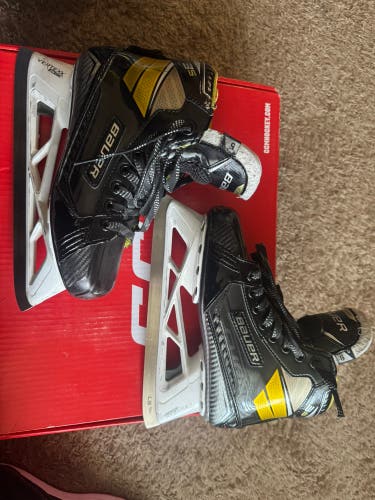 2020 Bauer Supreme 3S Hockey Goalie Skates Regular Width Size 5 (Used)