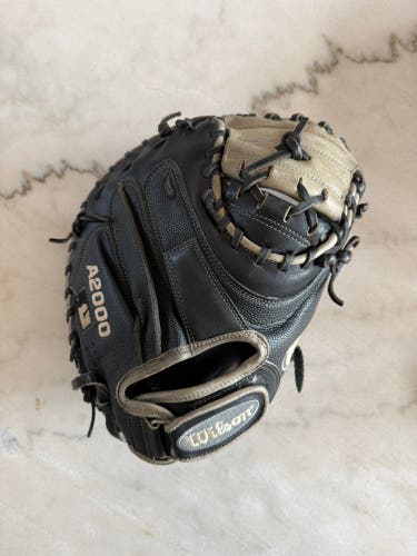 Wilson A2000 RH Catcher's Baseball Glove 34" (Used)