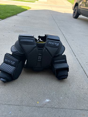 Medium Warrior Ritual GT2 Goalie Chest Protector (Used)
