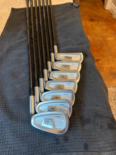 Men's Mizuno T-Zoid Pro Forged 4 iron Right Handed Stiff Flex Graphite Shaft (Used)