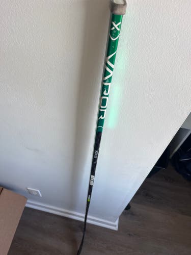 Senior Bauer Vapor Hyperlite Left Hand Hockey Stick P88 65 Flex Pro Stock (Used)