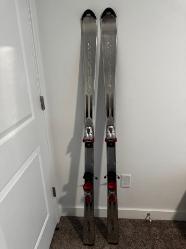 VOLANT T3 EPIC 65” Long Skis 165cm Stainless Steel Vintage
