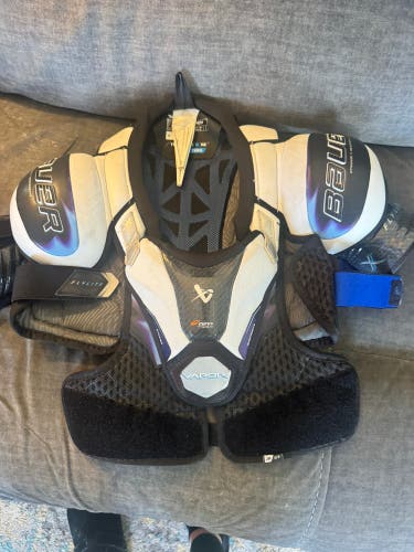 Small Junior Bauer Vapor Flylite Shoulder Pads (Used)