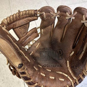 2018 Infield RH Mizuno MVP Baseball Glove 11.5" (Used)