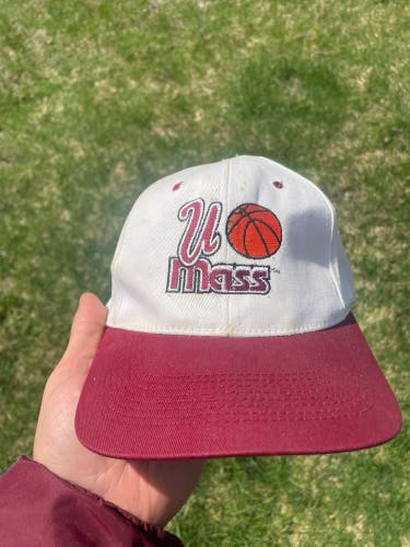 UMass basketball Men's One Size Fits All KC Hat (Used)