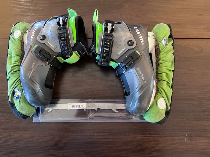 Bauer Konekt Hockey Skates Regular Width 6 (Used)