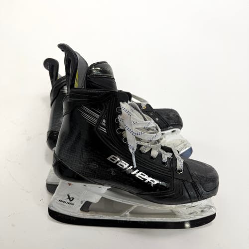 Used Black Bauer Vapor Hyperlite 2 Skates | Size 5 D | BH488
