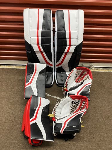 34" Vaughn V10 Pro Carbon Full Right Goalie Full Set (Used) (EXTRA GLOVE AND BLOCKER)