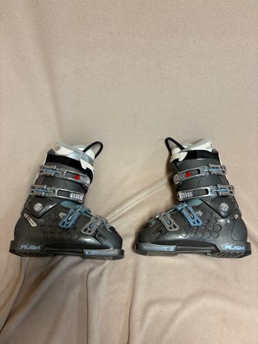 Mondo 24 & 24.5 Unisex Salomon All Mountain Rush Ski Boots (Used)