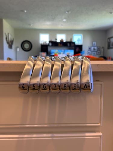 Men's PXG 0211 COR2 Right Handed Iron Set Stiff Flex Steel Shaft (Used)