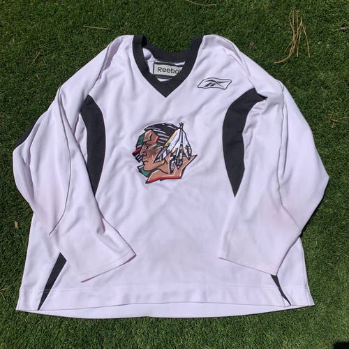 Fighting Sioux North Dakota Reebok Team Worn Practice Jersey 2XL *Rare - Read Full Description*