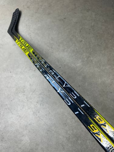 2 PACK 95 Flex P88 Senior True Catalyst 9x Right Hand Hockey Stick Pro Stock (New)