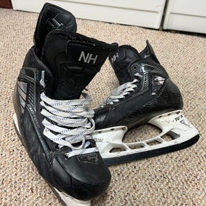 Black 2025 True Pro Custom Hockey Skates Pro Stock 9 (Used)