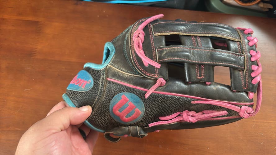 RH Wilson A2000 Baseball Glove 12.5" (Used)