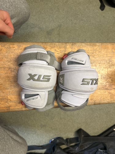 Large Adult STX Stallion 1k Arm Pads (Used)