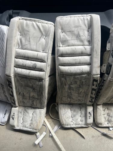 34" CCM Extreme Flex E3.5 Goalie Leg Pads (Used)