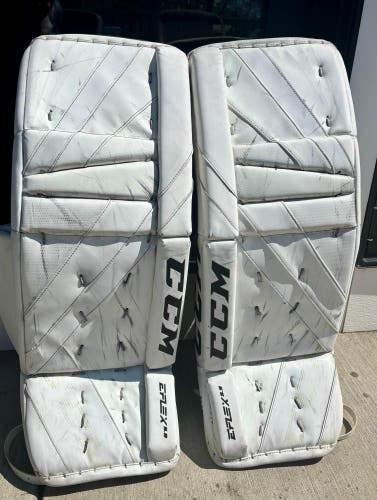 31" CCM Extreme Flex E5.9 Goalie Leg Pads (Used)