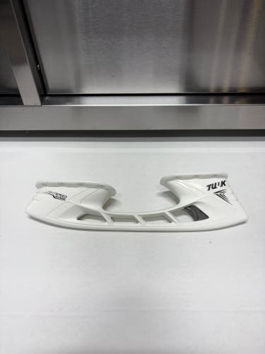 Left TUUK Lightspeed EDGE Holder Senior Size 280mm (New) QMJHL Pro Stock