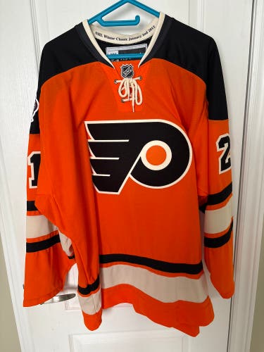 Philadelphia Flyers 2012 NHL Winter Classic  
van Riemsdyk jersey -XL