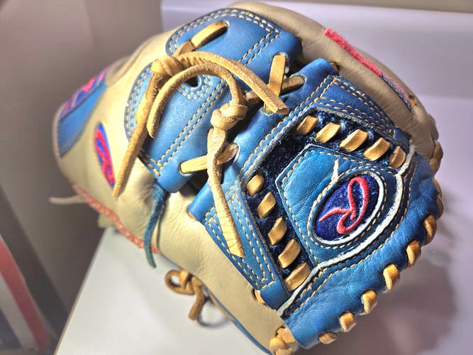 Rawlings Heart of the Hide Baseball Glove 11.75" / Custom Flag