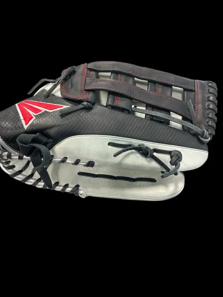 Easton RH Tournament Elite TESP15 Softball Glove 15" (Used)