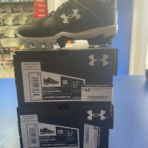 NEW! Under Armour Leadoff Low RM Cleat - Junior