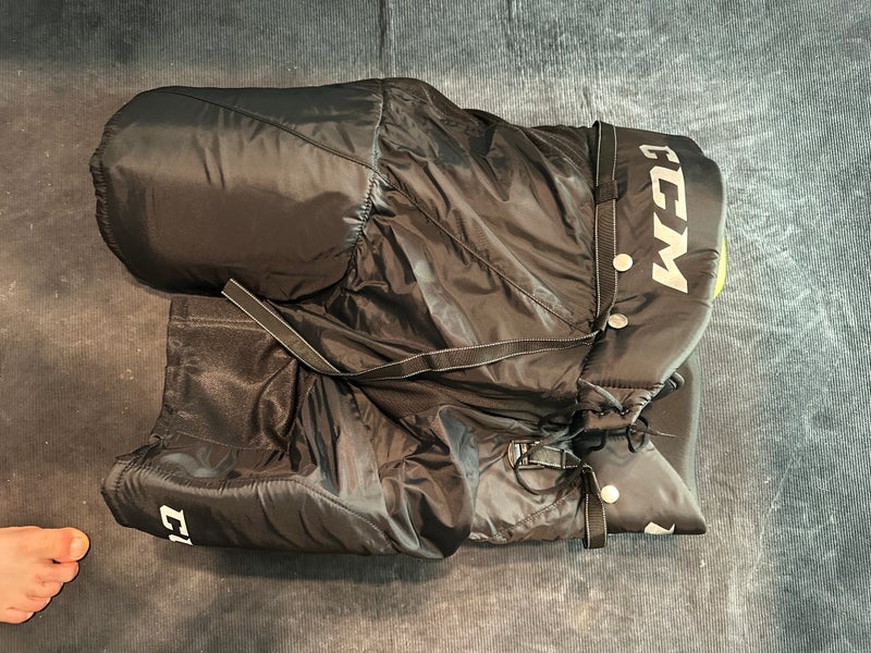 Senior XL CCM Tacks 9550 Hockey Pants (New)