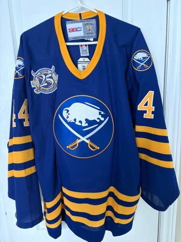 Nwt Buffalo Sabres Alexei zhitnik vintage buffalo sabres hockey jersey - XL