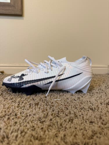 Men's White Under Armour '25 Blur Pro Molded Football Cleats