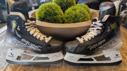 2023 Bauer Vapor Hyperlite 2 Hockey Skates size 6 Fit 2 (Used)