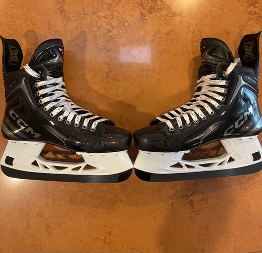 Black 2024 CCM Tacks XF Pro Hockey Skates Regular Width 9 (New)