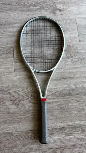 Wilson Blade 98 V8 Laver Cup (16X19) | Gripsize 4 1/8 | Great Condition