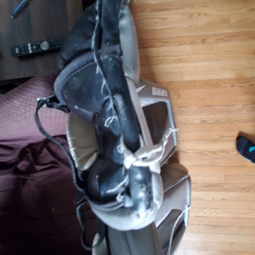 34" Bauer Vapor Goalie Leg Pads (Used)