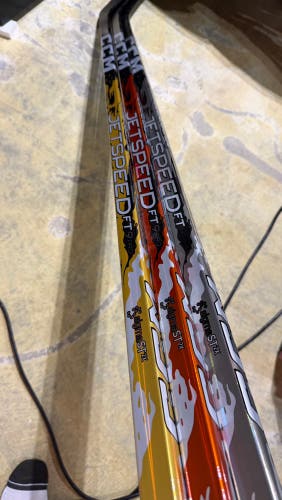 Senior CCM JetSpeed Right Handed Hockey Stick P29 75 Flex (New)