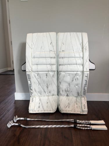 32" True Catalyst Px5 Goalie Leg Pads (Used)