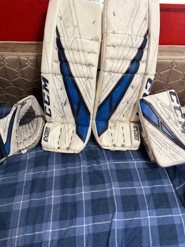 CCM Extreme Flex Goalie Set 34+2 Regular (Pads, Glove, Blocker)
