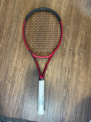Wilson Clash Pro V 2 . Tennis Racquet (Used)