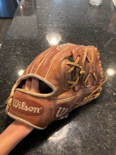 Wilson A2000 X2 11” RHT GOTM Baseball Glove