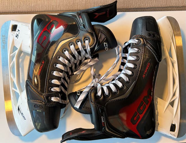 CCM JetSpeed FT890 Hockey Skates Regular Width 8.5 (Used)