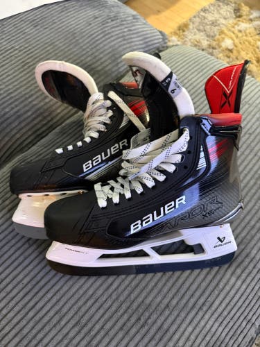 2023 Bauer Vapor X5 Pro Hockey Skates Wide Width 9 (New)